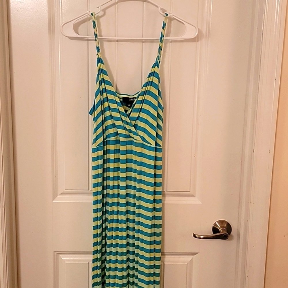 Maxi Dress. Small